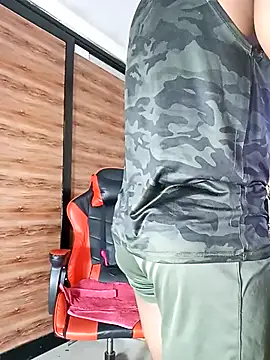 AlejoKhalifa  online show from September 2025 10:38:02 AM