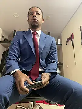Snapshot of AlejoKhalifa_ chatting on July 2026 07:43:01 AM AlejoKhalifa online show from July 2026 07:43:01 AM
