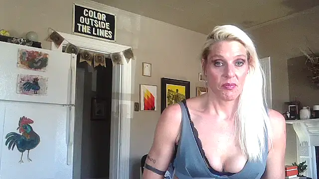 Glamazonx online show from November 2025 05:31:01 PM