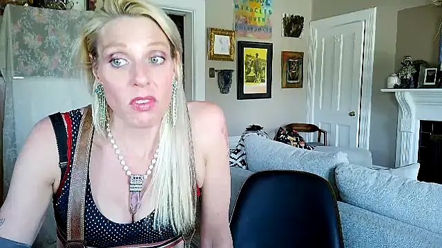 Glamazonx online show from April 2026 07:48:01 PM