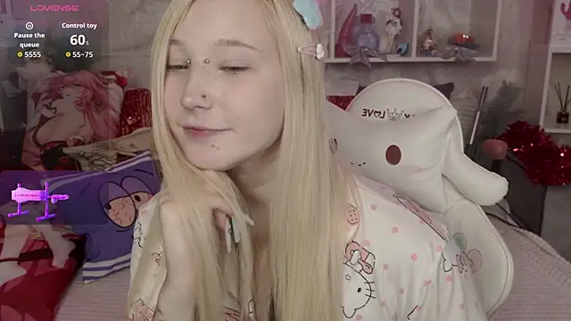 MeowkaKitty online show from December 2025 01:45:02 AM