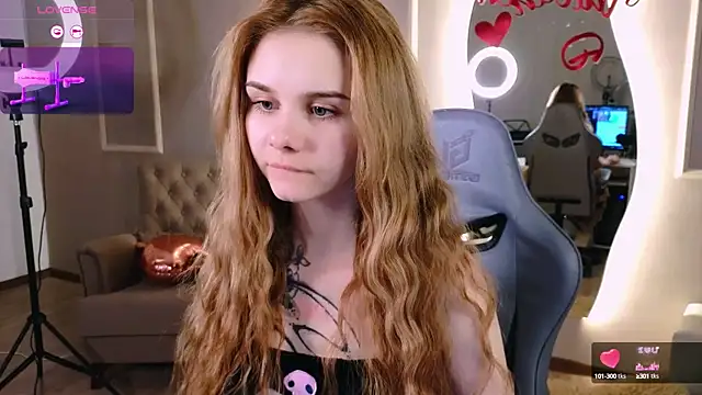 Britney Lynch online show from February 2025 08:33:02 PM