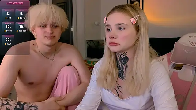 Britney Lynch online show from April 2026 07:05:02 PM