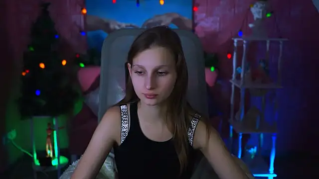 EllaHorton online show from January 2025 12:47:02 PM