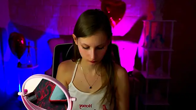 EllaHorton online show from March 2025 12:33:02 PM