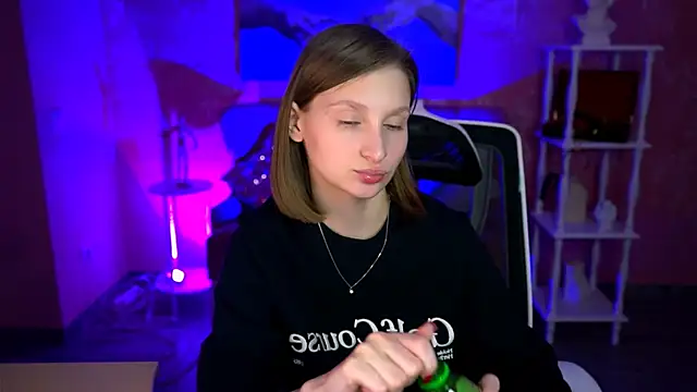 EllaHorton online show from March 2026 01:40:02 PM