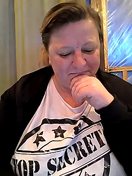 jusichka online show from April 2026 05:05:02 PM