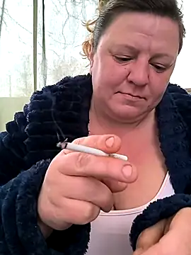 jusichka online show from April 2026 04:01:01 PM