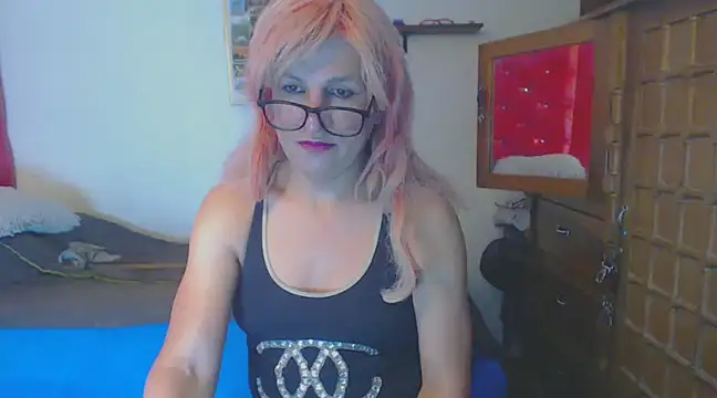 Snapshot of LorenJade chatting on February 2025 11:45:01 PM LorenJade online show from February 2025 11:45:01 PM