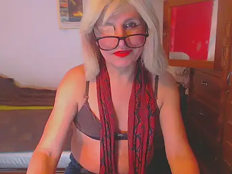 Snapshot of LorenJade chatting on March 2025 10:26:02 AM LorenJade online show from March 2025 10:26:02 AM