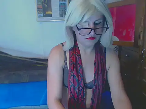 Snapshot of LorenJade chatting on March 2025 07:04:02 AM LorenJade online show from March 2025 07:04:02 AM