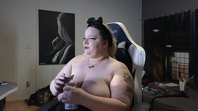 Curvy Lucy online show from December 2024 04:29:02 PM