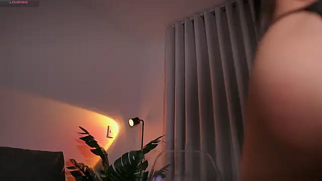 GigiLee  online show from November 2025 02:42:02 AM