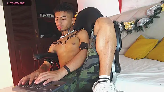 Snapshot of JuanCamiilo_66 chatting on December 2024 03:16:02 AM JuanCamiilo 66 online show from December 2024 03:16:02 AM