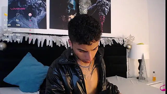 Snapshot of JuanCamiilo_66 chatting on December 2024 09:20:02 PM JuanCamiilo 66 online show from December 2024 09:20:02 PM