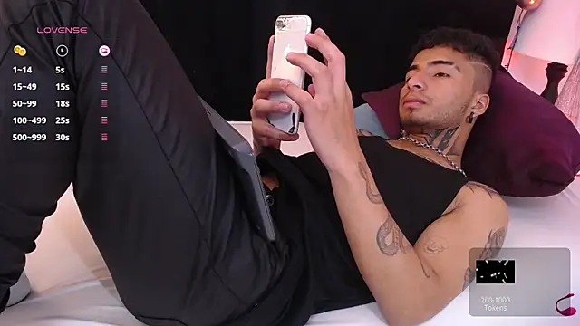 Snapshot of JuanCamiilo_66 chatting on December 2024 05:37:01 AM JuanCamiilo 66 online show from December 2024 05:37:01 AM