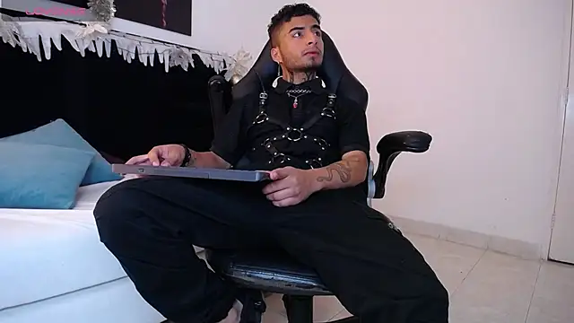 Snapshot of JuanCamiilo_66 chatting on December 2024 05:21:01 AM JuanCamiilo 66 online show from December 2024 05:21:01 AM