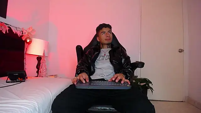 Snapshot of JuanCamiilo_66 chatting on January 2025 03:58:02 AM JuanCamiilo 66 online show from January 2025 03:58:02 AM