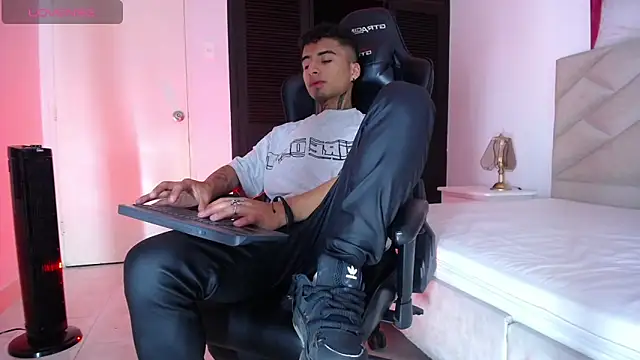 Snapshot of JuanCamiilo_66 chatting on January 2025 04:59:01 AM JuanCamiilo 66 online show from January 2025 04:59:01 AM