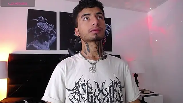 Snapshot of JuanCamiilo_66 chatting on February 2025 02:15:02 PM JuanCamiilo 66 online show from February 2025 02:15:02 PM