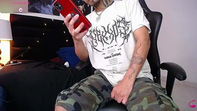 Snapshot of JuanCamiilo_66 chatting on February 2025 05:18:01 PM JuanCamiilo 66 online show from February 2025 05:18:01 PM