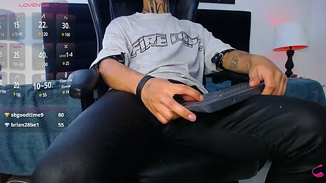 Snapshot of JuanCamiilo_66 chatting on February 2025 09:54:01 PM JuanCamiilo 66 online show from February 2025 09:54:01 PM