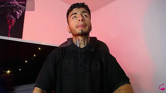 Snapshot of JuanCamiilo_66 chatting on February 2025 07:27:02 PM JuanCamiilo 66 online show from February 2025 07:27:02 PM