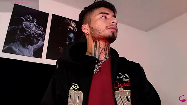 Snapshot of JuanCamiilo_66 chatting on February 2025 07:38:02 PM JuanCamiilo 66 online show from February 2025 07:38:02 PM