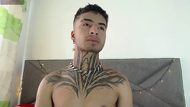 Snapshot of JuanCamiilo_66 chatting on March 2025 04:45:01 PM JuanCamiilo 66 online show from March 2025 04:45:01 PM