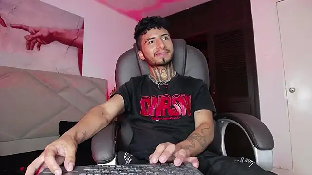 Snapshot of JuanCamiilo_66 chatting on September 2025 11:48:01 PM JuanCamiilo 66 online show from September 2025 11:48:01 PM