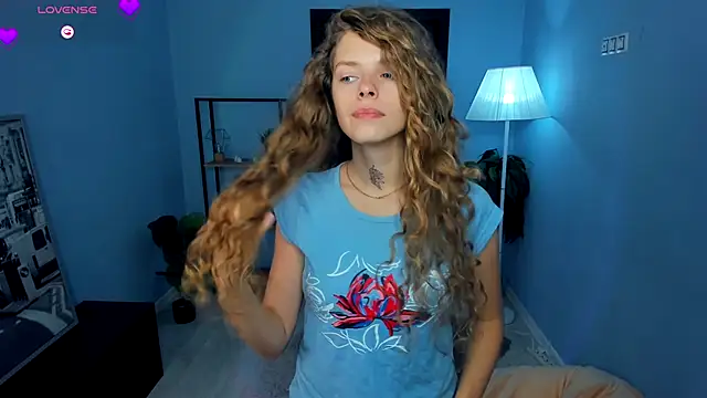 RayaNenlia online show from October 2025 05:04:01 AM