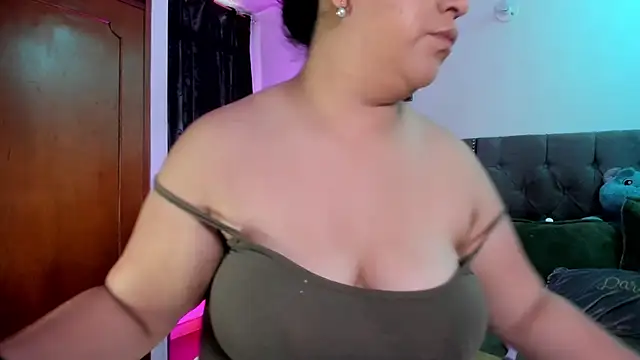 Melody bonnie online show from March 2026 12:10:01 PM