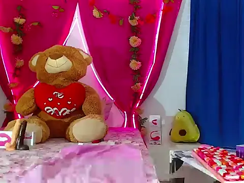 natashakissess online show from October 2025 03:57:02 PM