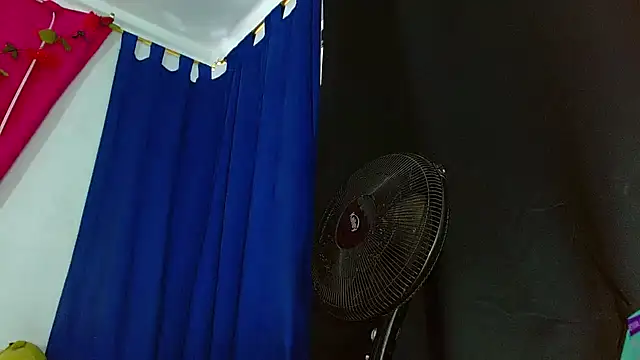 natashakissess online show from December 2025 06:26:01 PM