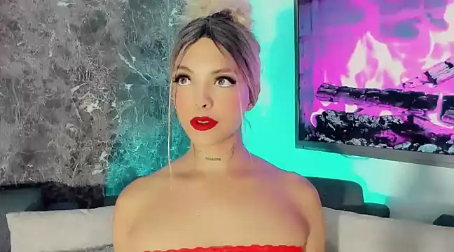 Emmaa Saenz  online show from December 2024 09:16:01 PM