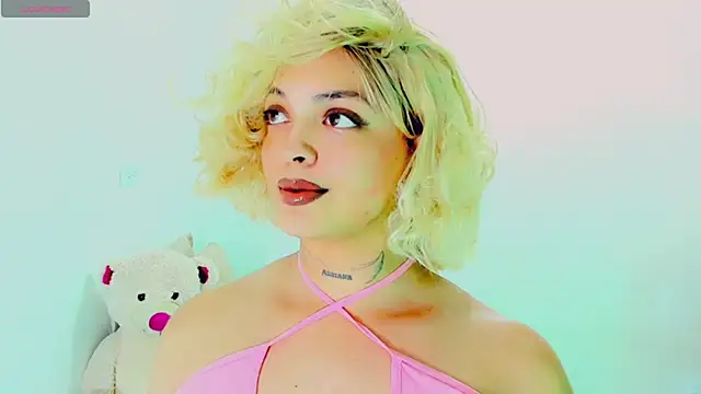 Snapshot of Emmaa_Saenz_ chatting on February 2026 10:22:01 PM Emmaa Saenz online show from February 2026 10:22:01 PM