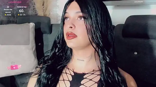 Emmaa Saenz  online show from July 2026 11:11:02 PM