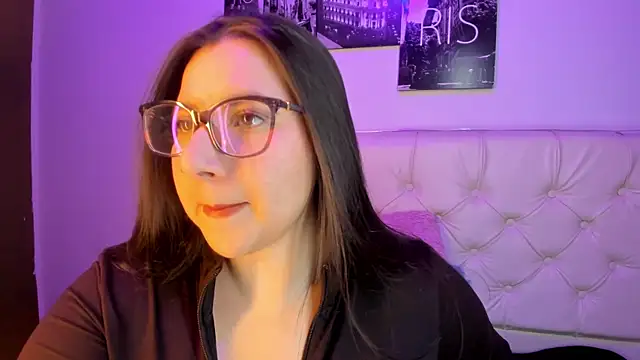 Roxxanne Bail online show from March 2026 04:31:01 AM