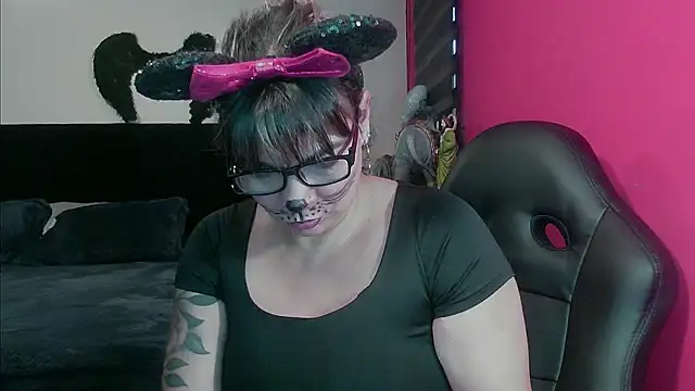 charlotedoll online show from November 2025 10:34:02 PM