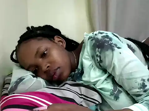 Snapshot of queen-sasha chatting on October 2025 07:09:02 AM queen-sasha online show from October 2025 07:09:02 AM