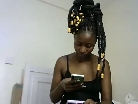 Snapshot of thicky_anncy chatting on March 2025 12:28:02 AM thicky anncy online show from March 2025 12:28:02 AM