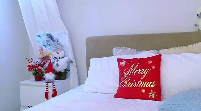 LuisaSin online show from December 2024 07:04:02 AM