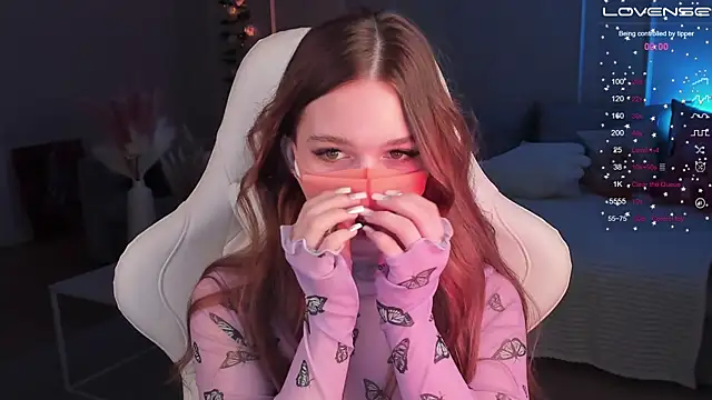 Snapshot of Frau_Lina chatting on December 2024 08:34:02 PM Frau Lina online show from December 2024 08:34:02 PM