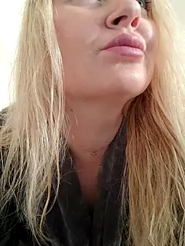 Snapshot of LadyLolyPop_ chatting on April 2026 01:37:01 AM LadyLolyPop online show from April 2026 01:37:01 AM