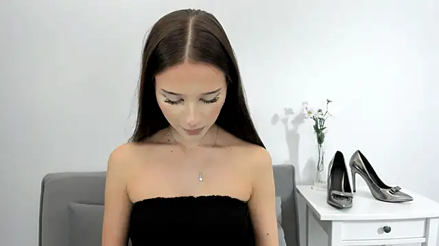 Snapshot of EmilyDarling chatting on October 2025 08:07:01 PM EmilyDarling online show from October 2025 08:07:01 PM