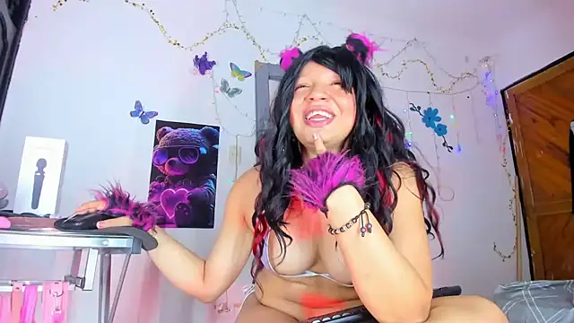 Emily Coper18 online show from February 2025 11:48:01 PM