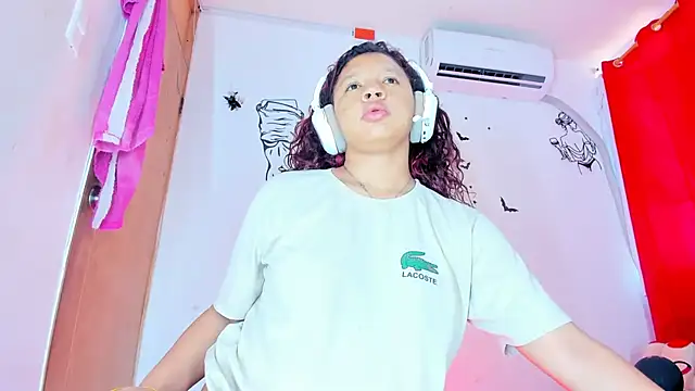 Emily Coper18 online show from January 2026 02:21:02 PM