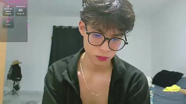 Snapshot of Jacotnk chatting on October 2025 04:32:01 AM Jacotnk online show from October 2025 04:32:01 AM