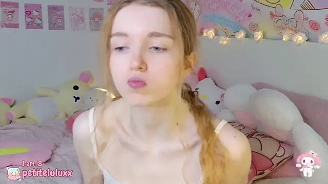 petiteluluxx online show from December 2024 08:56:01 AM