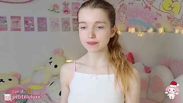 petiteluluxx online show from December 2024 08:44:01 AM